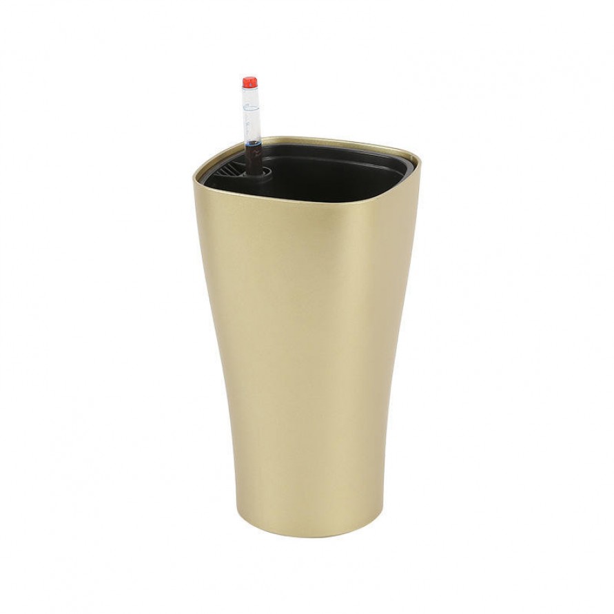 Garden-style self-watering plant pot with water reservoir