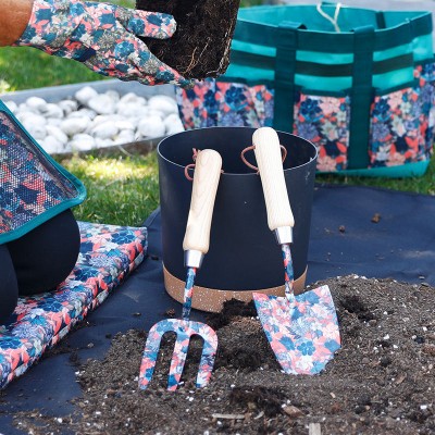 High-quality garden digging tool set with wooden handles