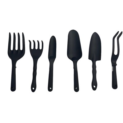 Multifunctional gardening tool set