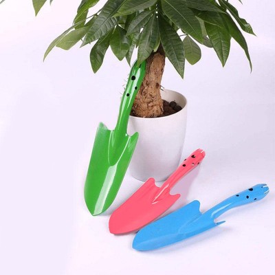 Green lightweight carbon steel transplanting trowel