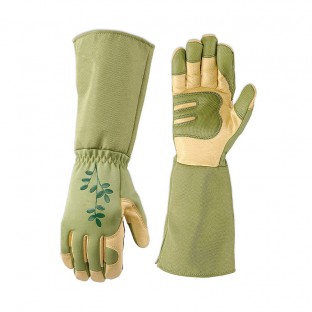 Green breathable gardening gloves