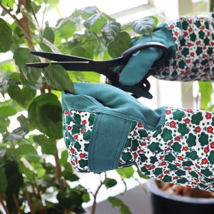 Forearm-protecting puncture-resistant gardening gloves