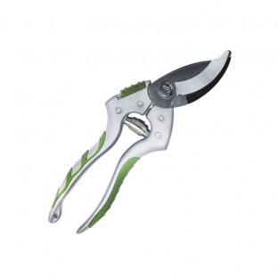 Ergonomic bypass pruning shears