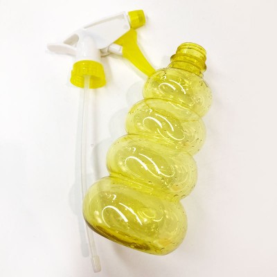 Large-capacity manual trigger-operated garden sprayer